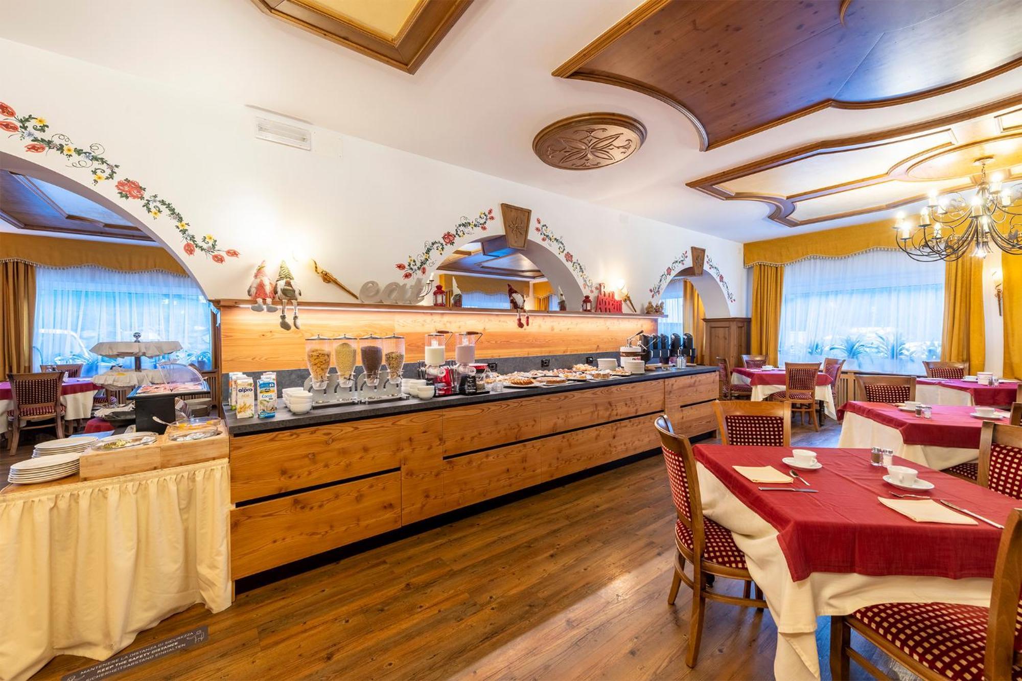 Hotel Alpino Wellness & Spa Peio Fonti Kültér fotó